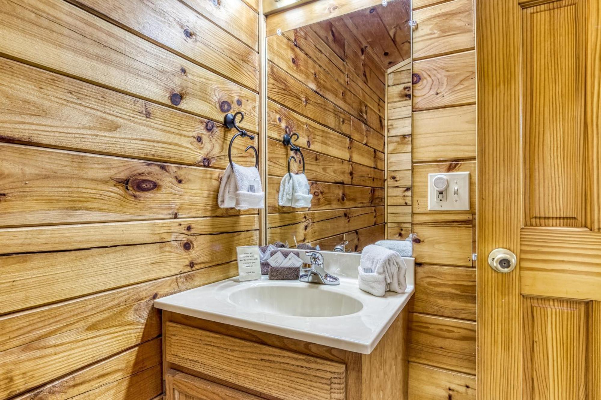 Romantic Retreat Gatlinburg Exterior photo